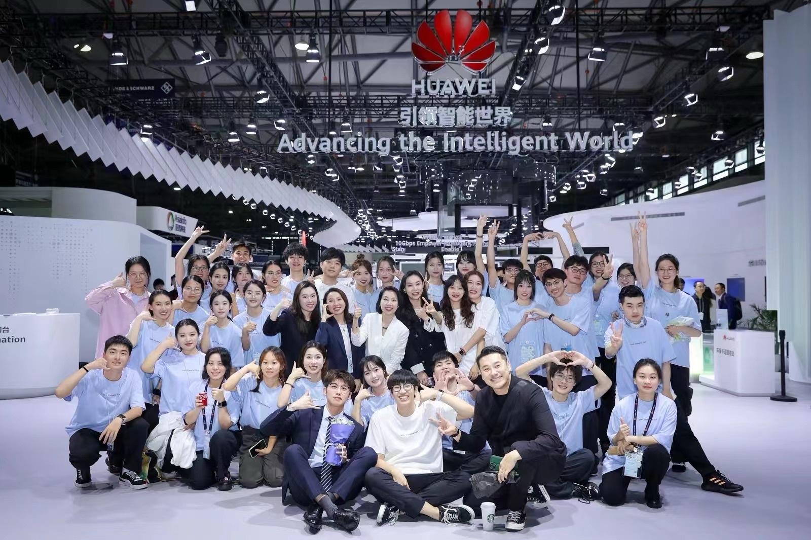 MWC Shanghai volunteer group